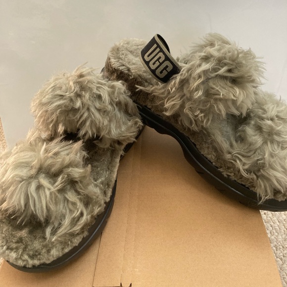UGG Shoes - NWB UGG Fluff Sugar sandal in burnt olive size 9